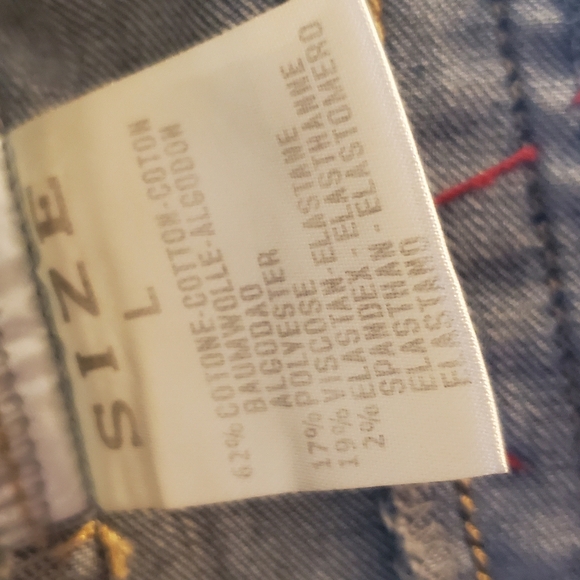 Jean Jacket With Embroided Rose Patches & Pearls - Picture 8 of 10